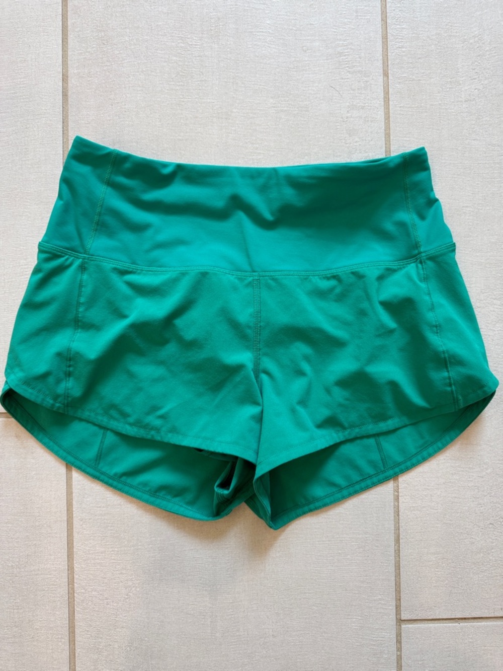 Lululemon Women’s High-Waist Athletic Shorts in Kelly Green (Teal Green) size 4